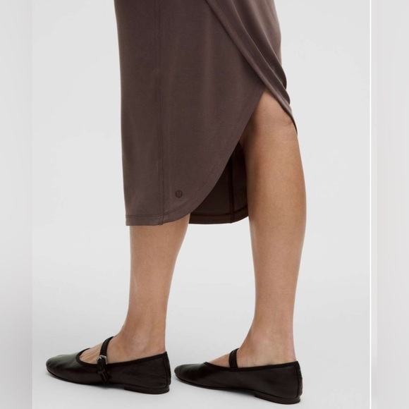 NWT Lululemon Drapey Softstreme Column Midi Skirt- Espresso/ Size XL - Picture 4 of 6
